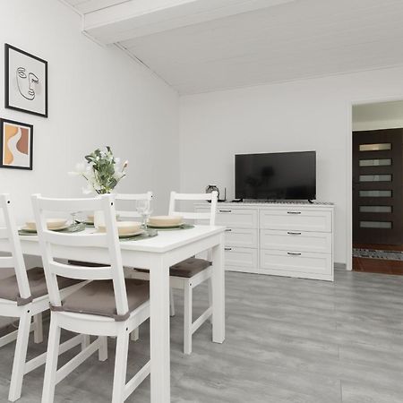 Metro Plac Wilsona Apartments Mickiewicza By Noclegi Renters Varsóvia Exterior foto